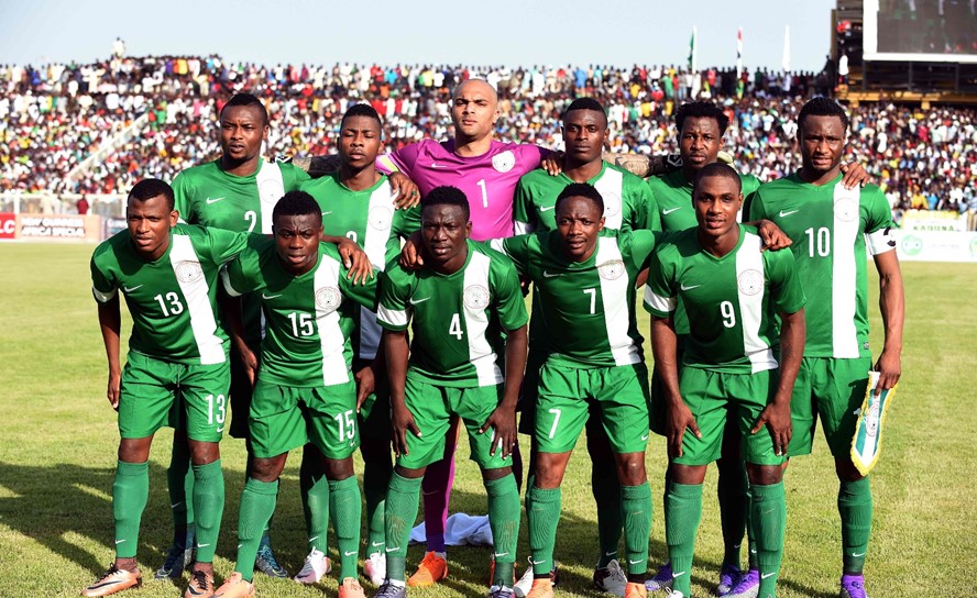 El partido entre Nigeria y Egipto con más de 15 mil hinchas más de la capacidad del estadio. Foto: AFP