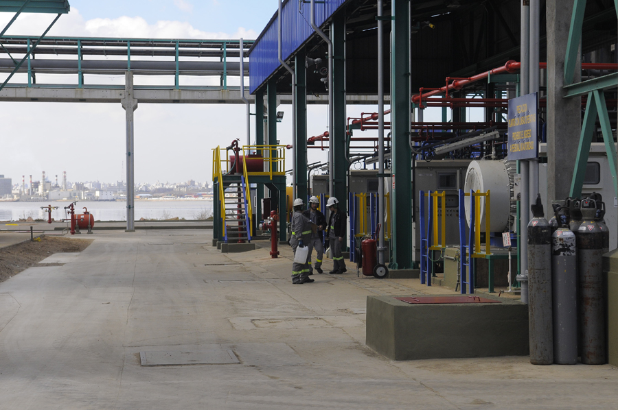 El eterno femenino de una imaginativa pintora