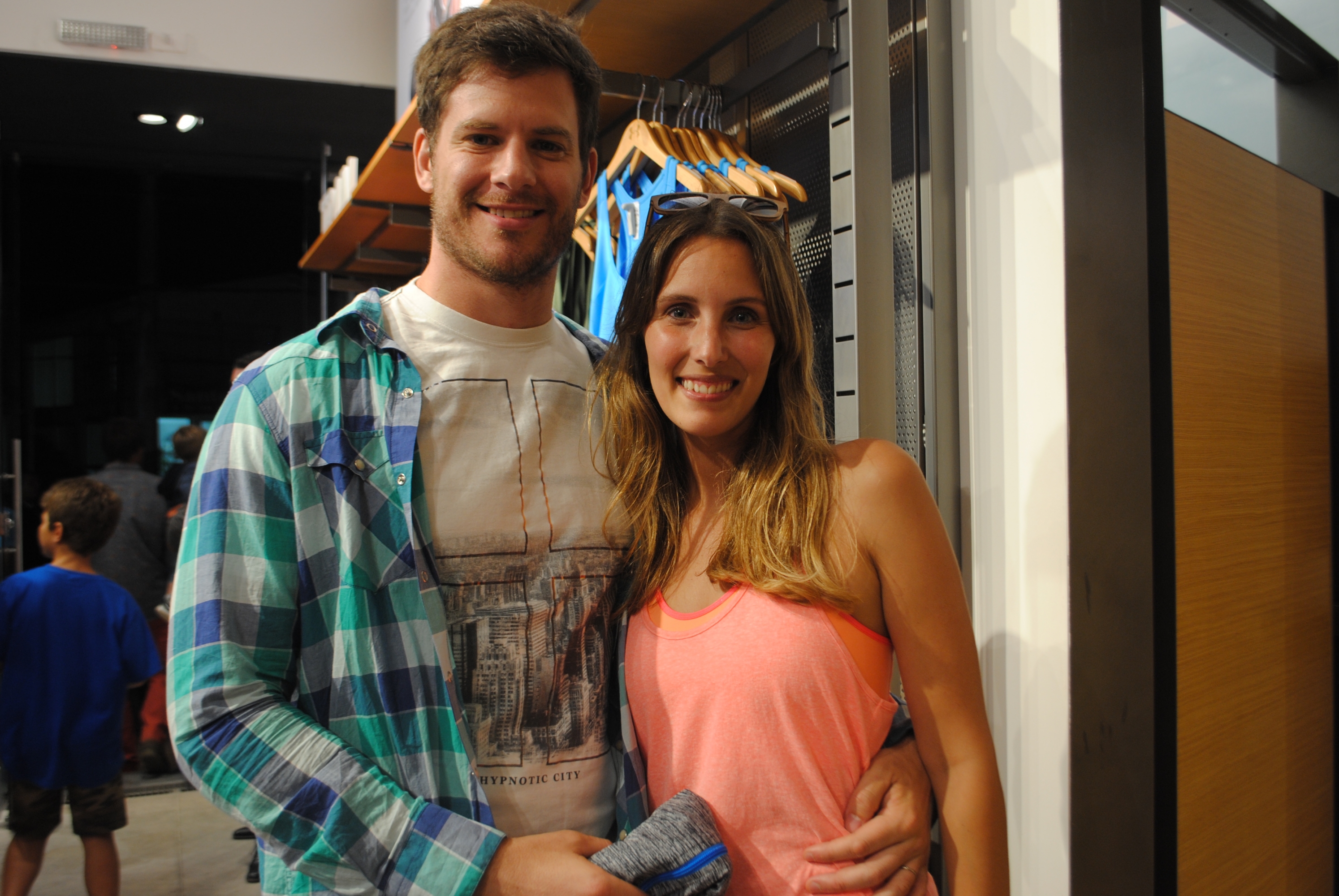 Pedro Crosta, Erika Falken.