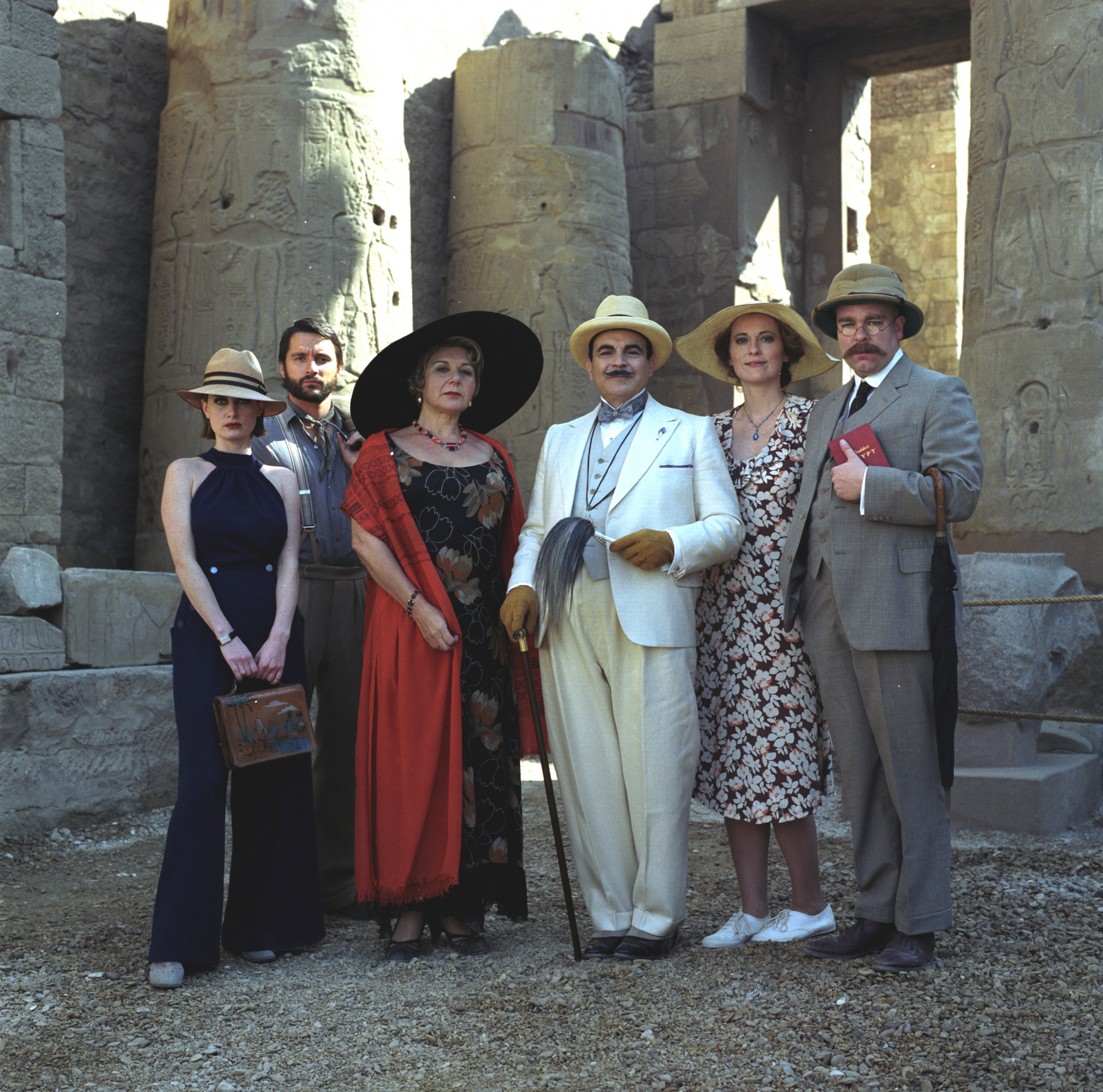 El eterno femenino de una imaginativa pintora