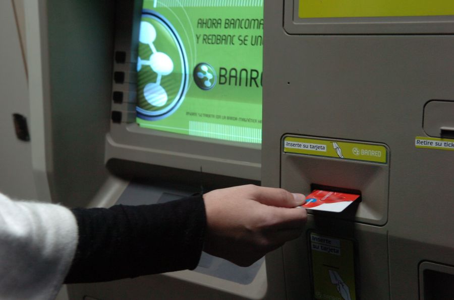 El eterno femenino de una imaginativa pintora