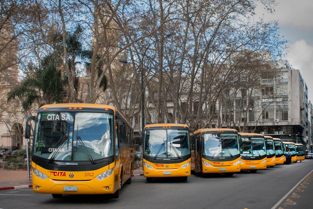 El eterno femenino de una imaginativa pintora