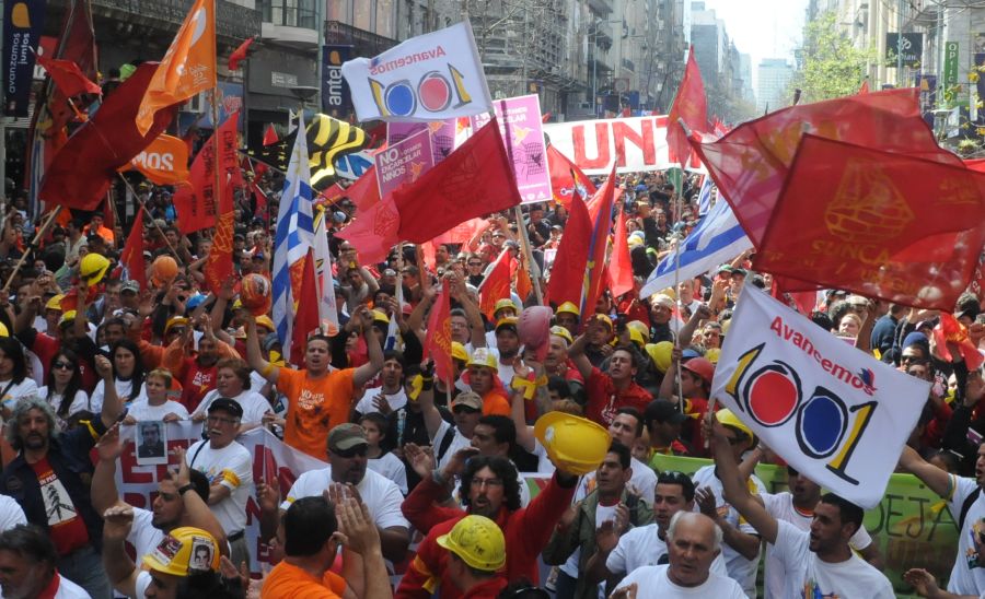 El eterno femenino de una imaginativa pintora