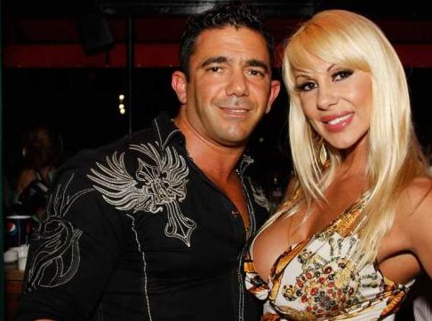 El eterno femenino de una imaginativa pintora