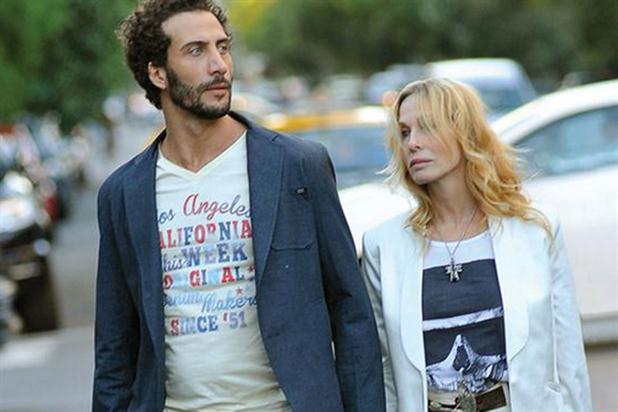 El eterno femenino de una imaginativa pintora