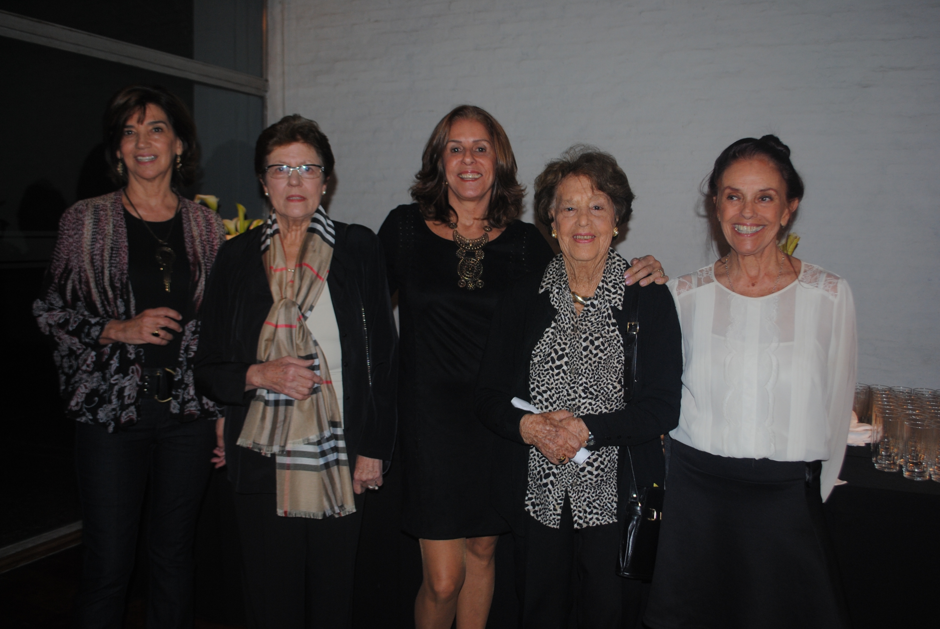 Mónica Baudson, Elvira Gallinal de Sanguinetti, Sofía Secco, Margot Mezzera, Matilde Almada.