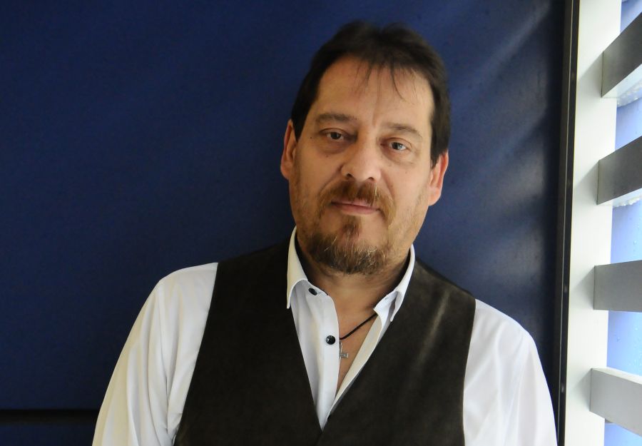 El eterno femenino de una imaginativa pintora