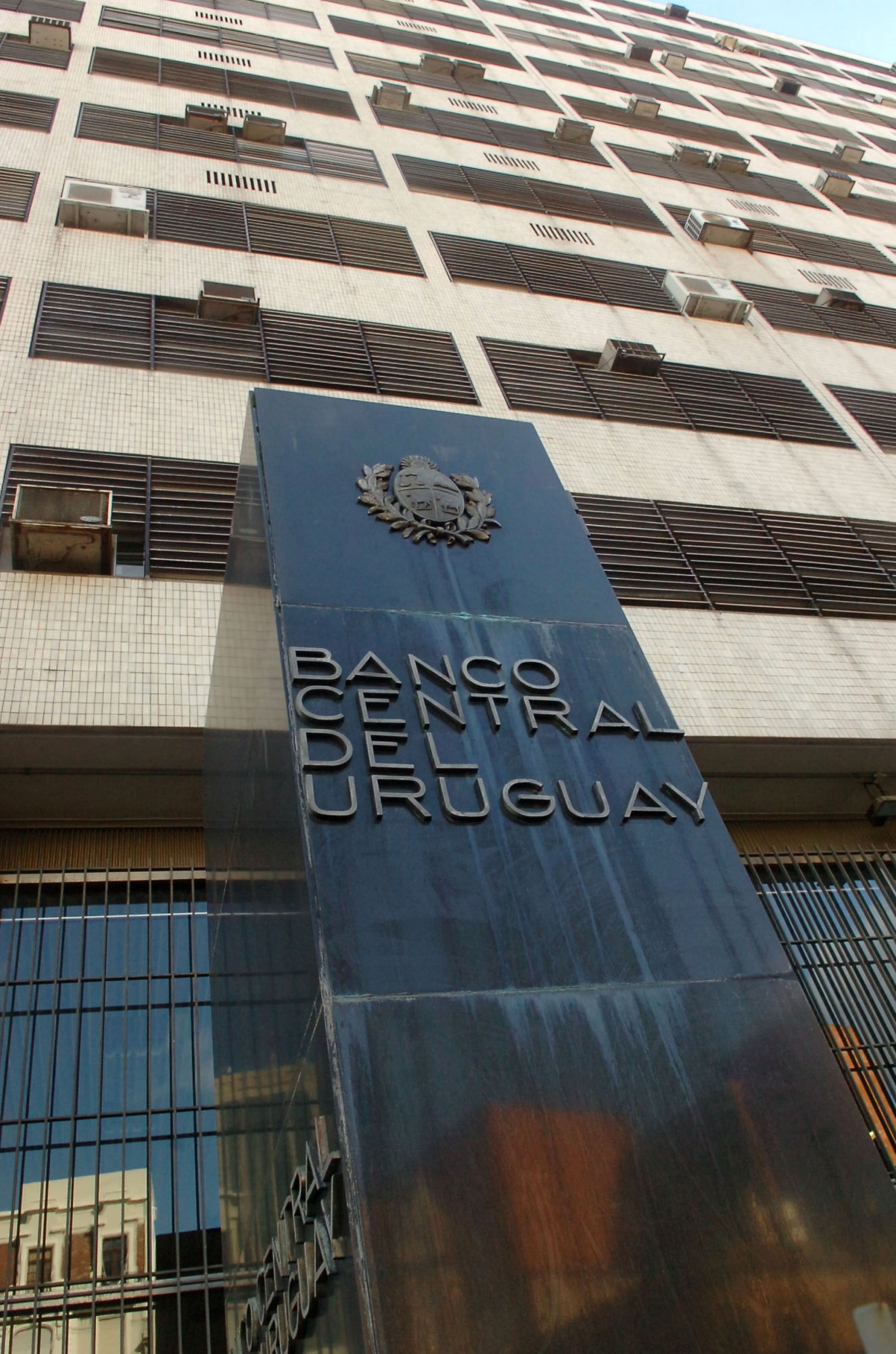 El eterno femenino de una imaginativa pintora