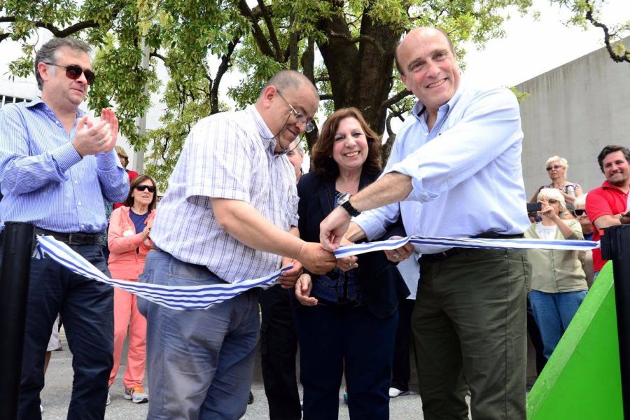 El eterno femenino de una imaginativa pintora