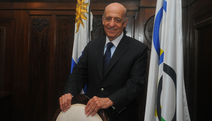 El eterno femenino de una imaginativa pintora