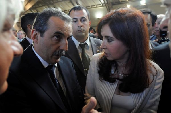 El eterno femenino de una imaginativa pintora