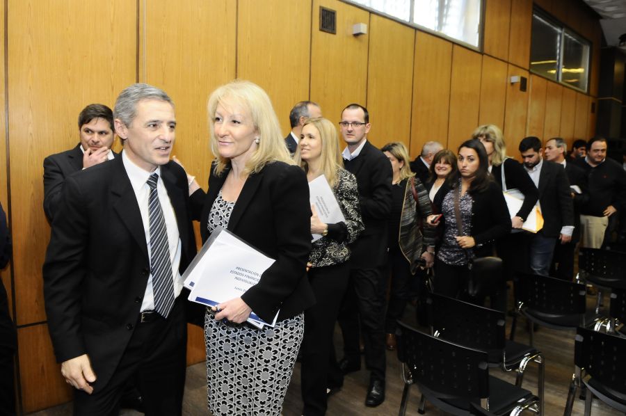 El eterno femenino de una imaginativa pintora