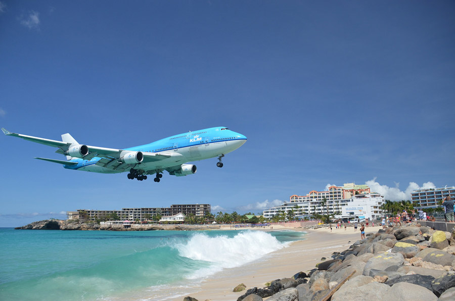 El eterno femenino de una imaginativa pintora