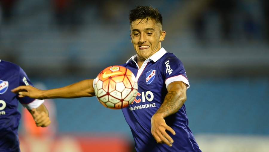 El eterno femenino de una imaginativa pintora