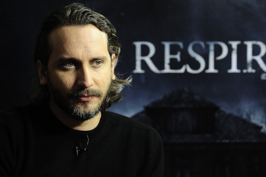 El eterno femenino de una imaginativa pintora