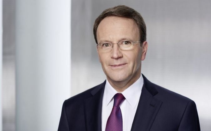 El eterno femenino de una imaginativa pintora