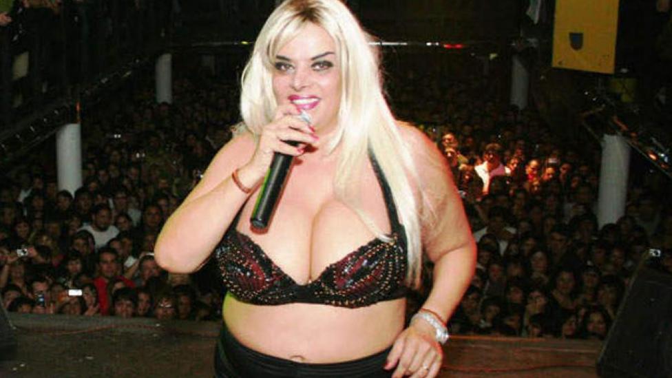 El eterno femenino de una imaginativa pintora