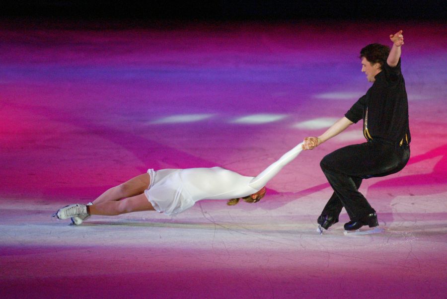 El eterno femenino de una imaginativa pintora