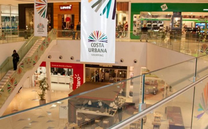 El eterno femenino de una imaginativa pintora