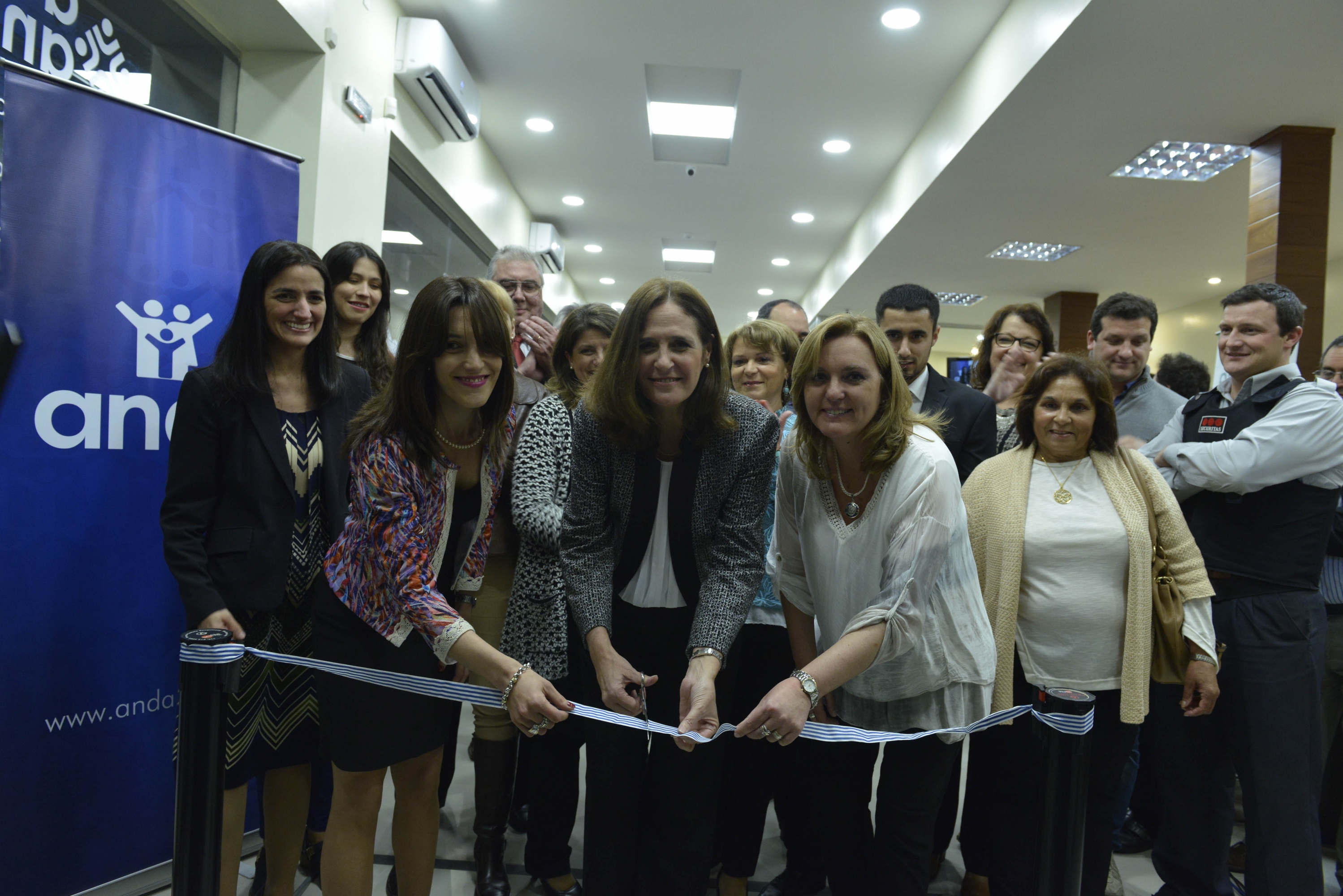 El eterno femenino de una imaginativa pintora