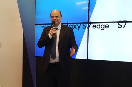 El eterno femenino de una imaginativa pintora