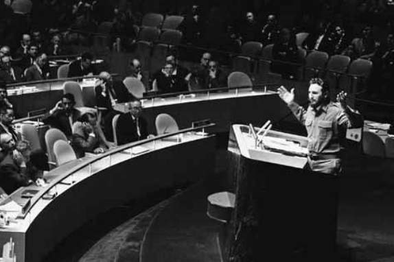 El eterno femenino de una imaginativa pintora