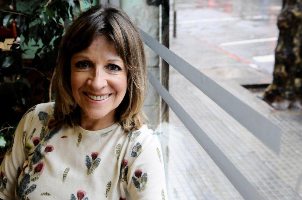 El eterno femenino de una imaginativa pintora