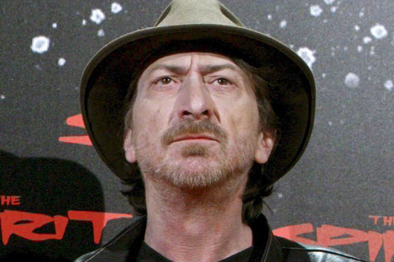 El eterno femenino de una imaginativa pintora