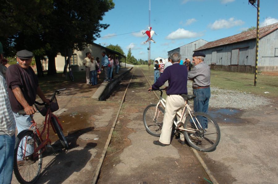 El eterno femenino de una imaginativa pintora