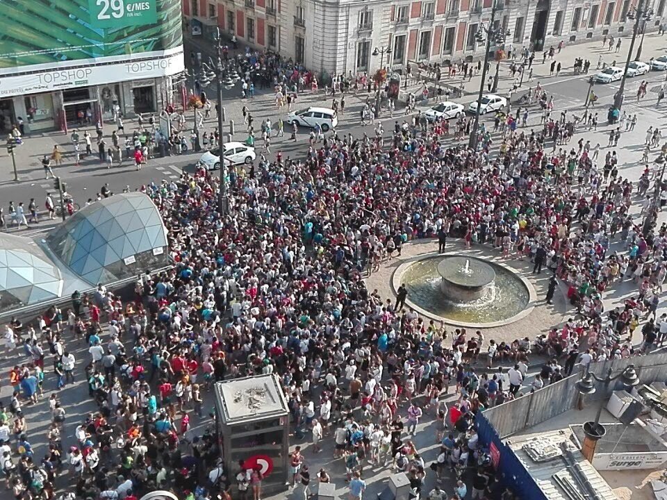 El eterno femenino de una imaginativa pintora