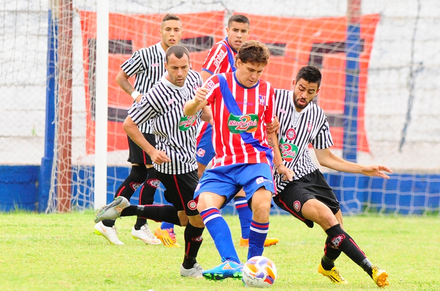 El eterno femenino de una imaginativa pintora