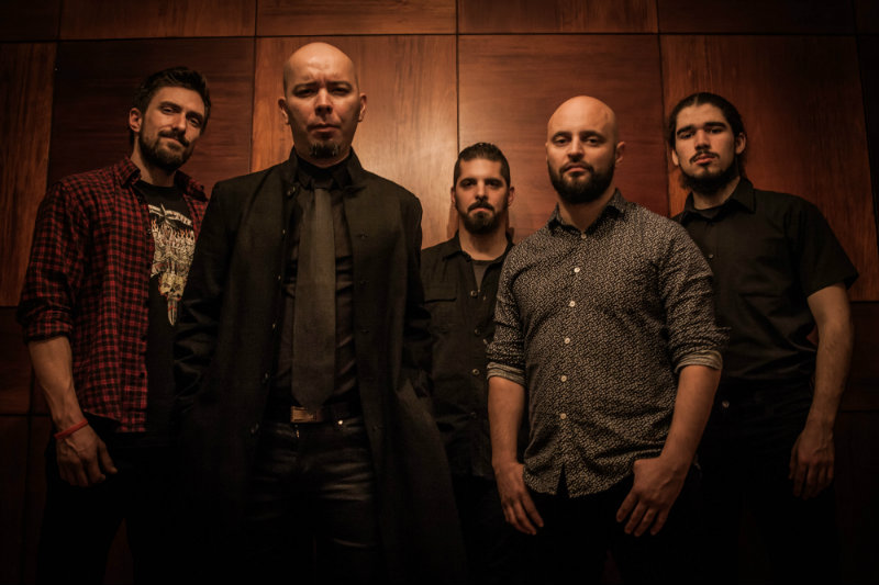 El eterno femenino de una imaginativa pintora