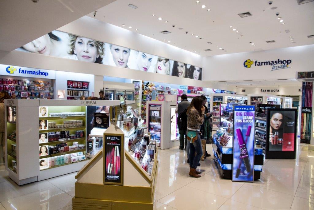 El eterno femenino de una imaginativa pintora