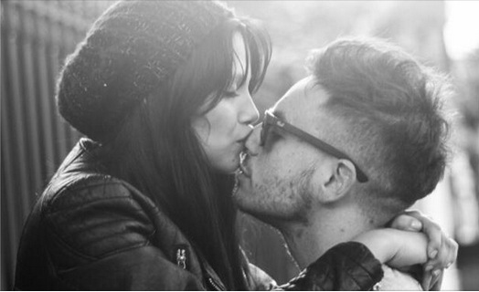 El eterno femenino de una imaginativa pintora