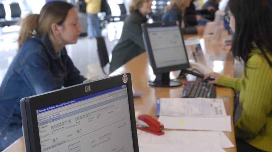 El eterno femenino de una imaginativa pintora