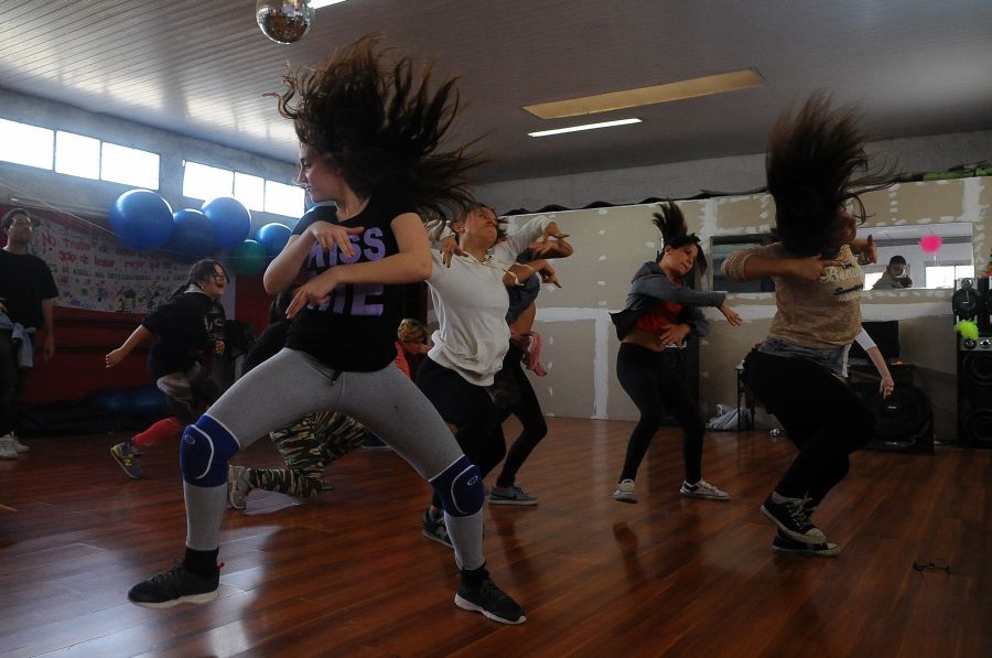 El eterno femenino de una imaginativa pintora