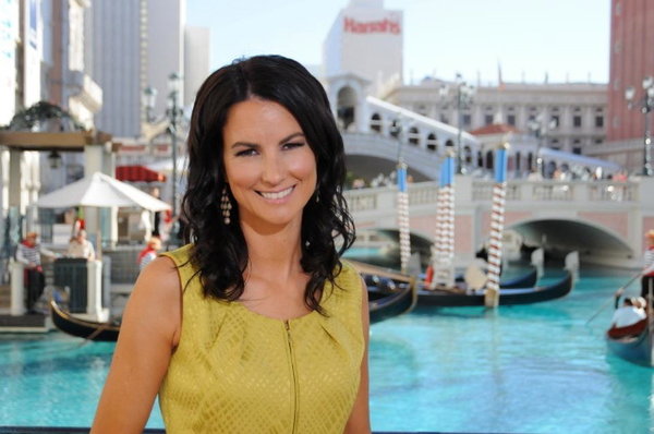 El eterno femenino de una imaginativa pintora