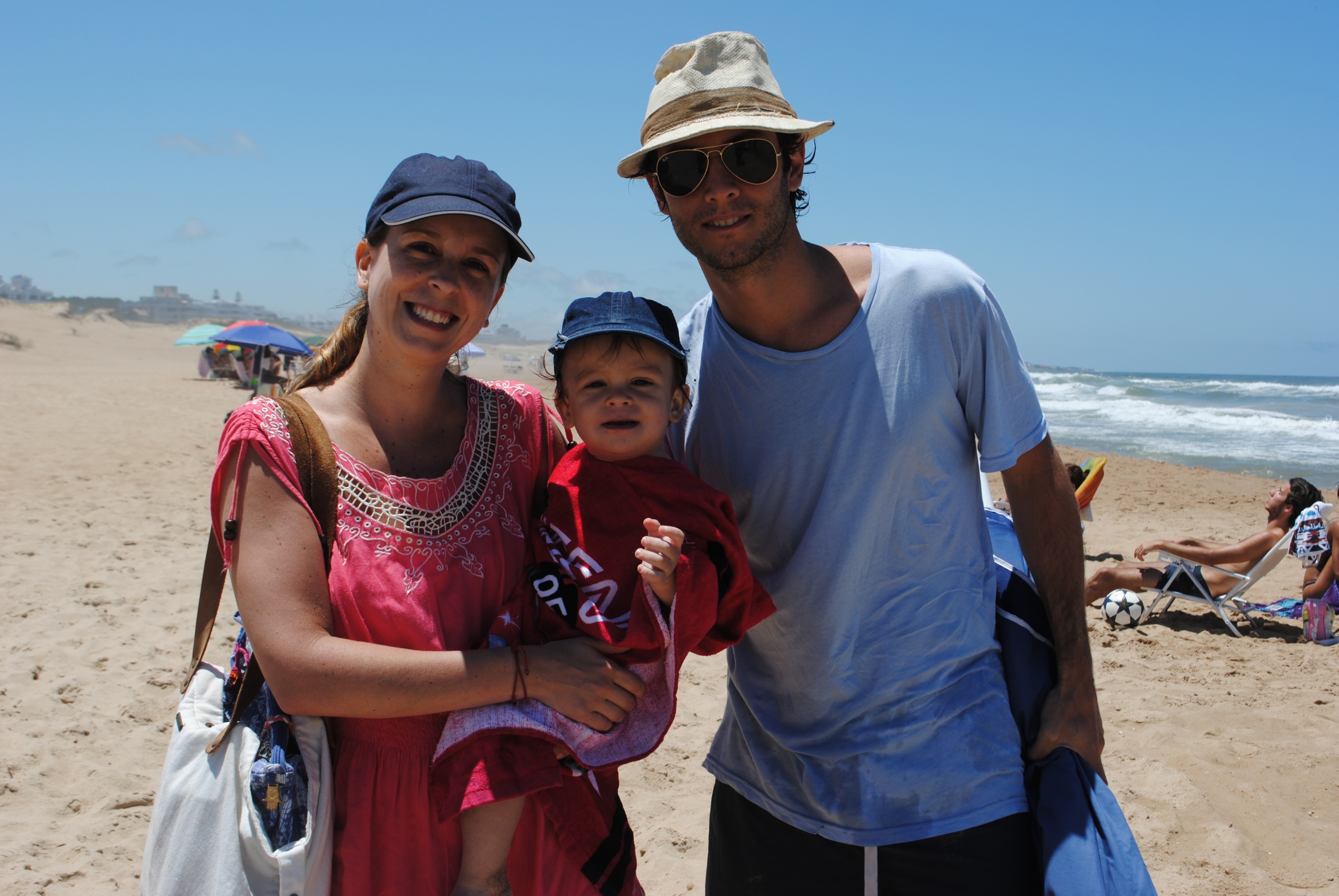 Agustina Madero, Simón e Iván Villar.