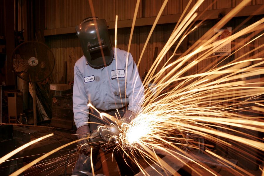 El eterno femenino de una imaginativa pintora