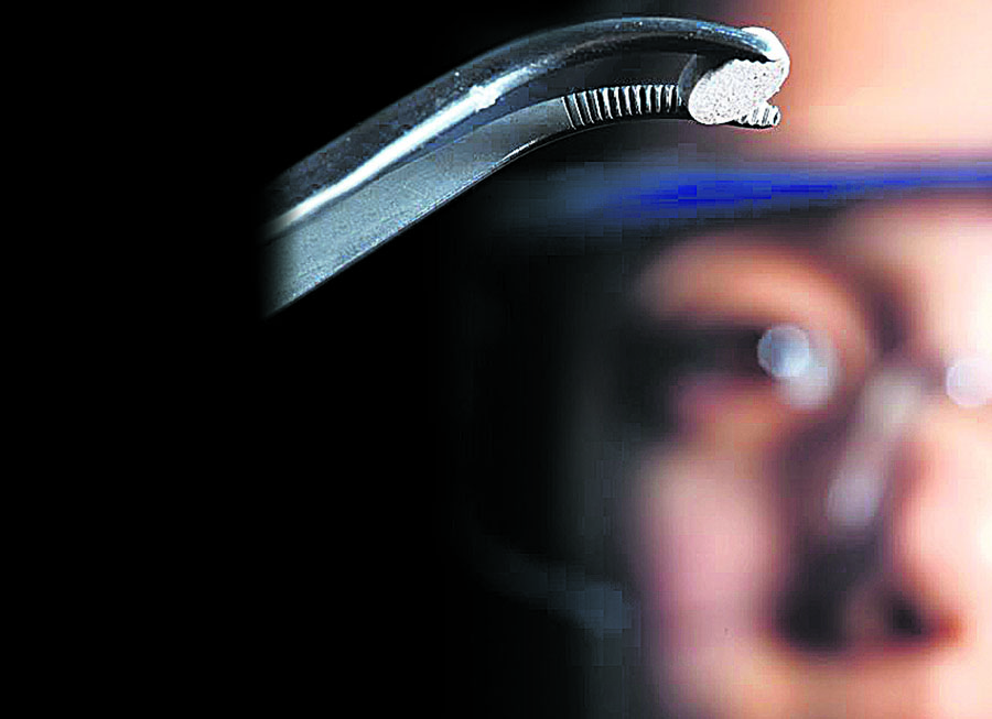 El eterno femenino de una imaginativa pintora