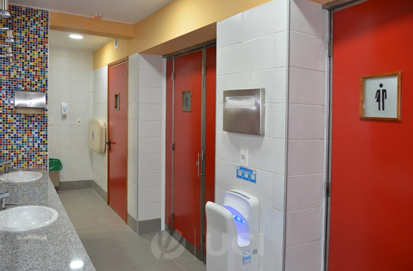 Baños inclusivos en Facultad de Psicología. Foto: psico.edu.uy