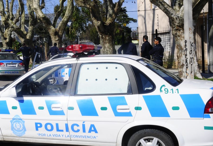 El eterno femenino de una imaginativa pintora