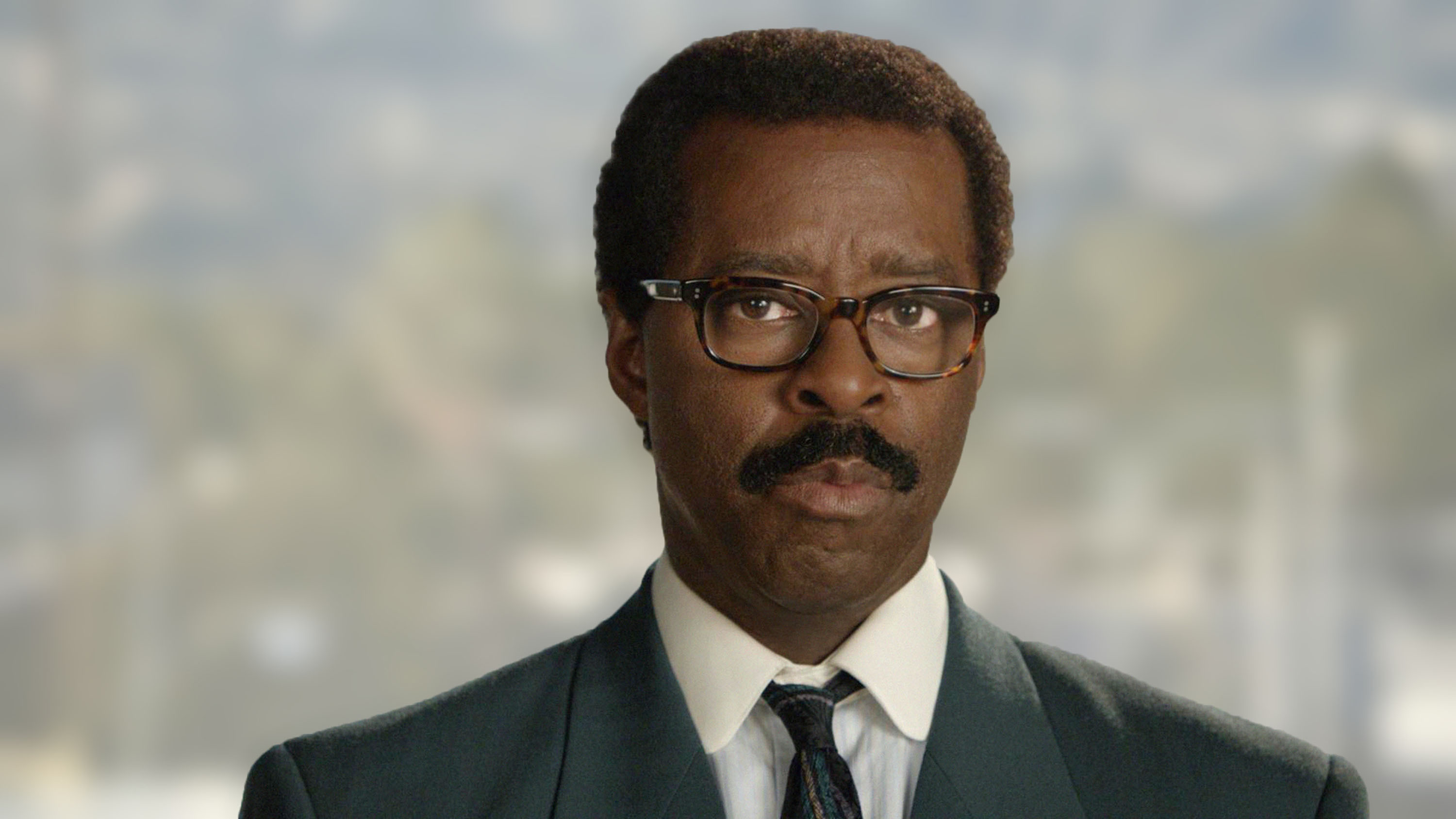 Courtney Vance es el abogado defensor Johnnie Cochran.