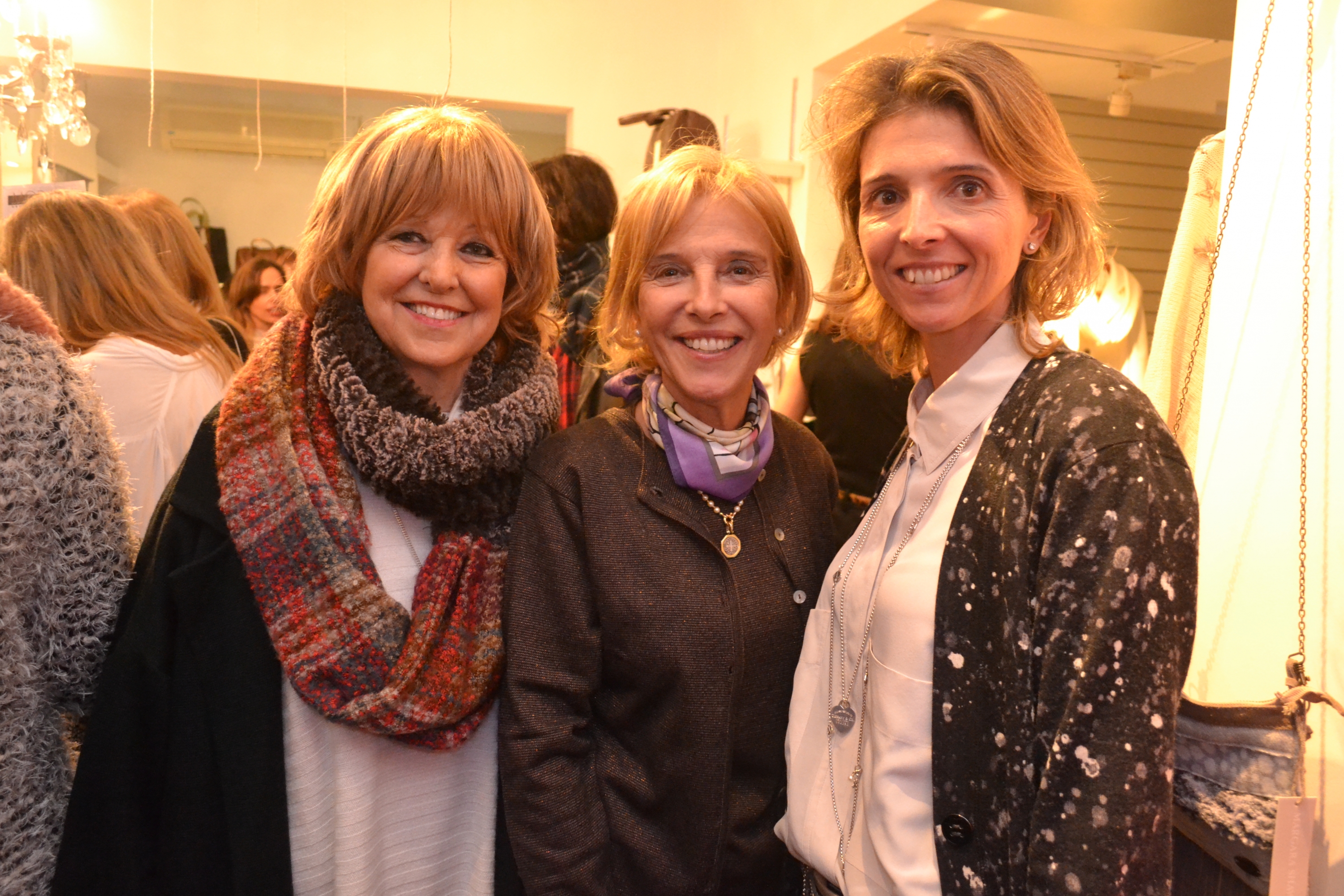Estela Jinchuk, Raquel Guliak, Fernanda Guliak.