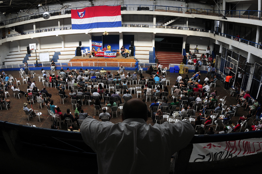 El eterno femenino de una imaginativa pintora