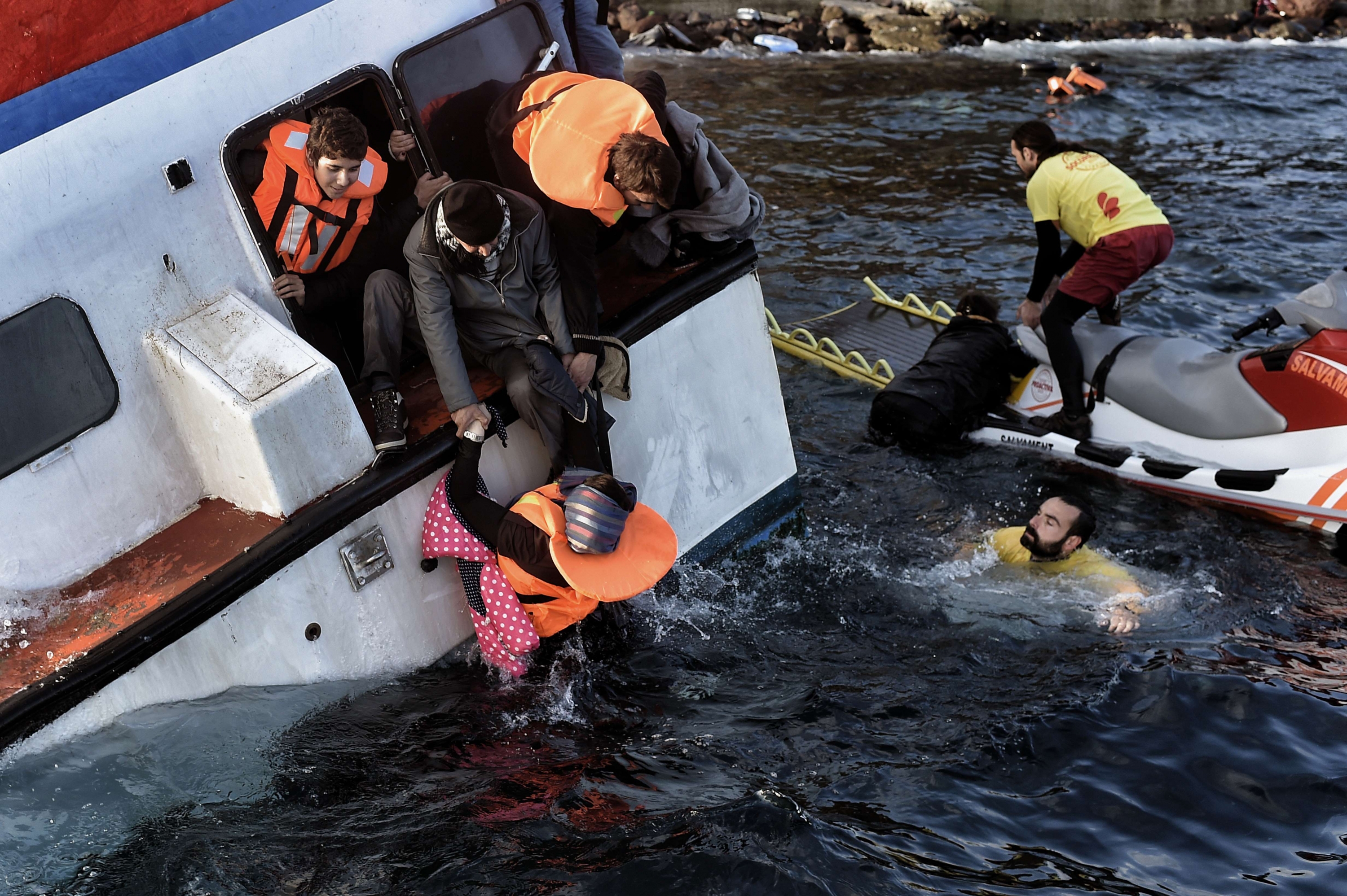 Otros dos barcos con refugiados naufragaron frente a las costas de Grecia. Foto: AFP