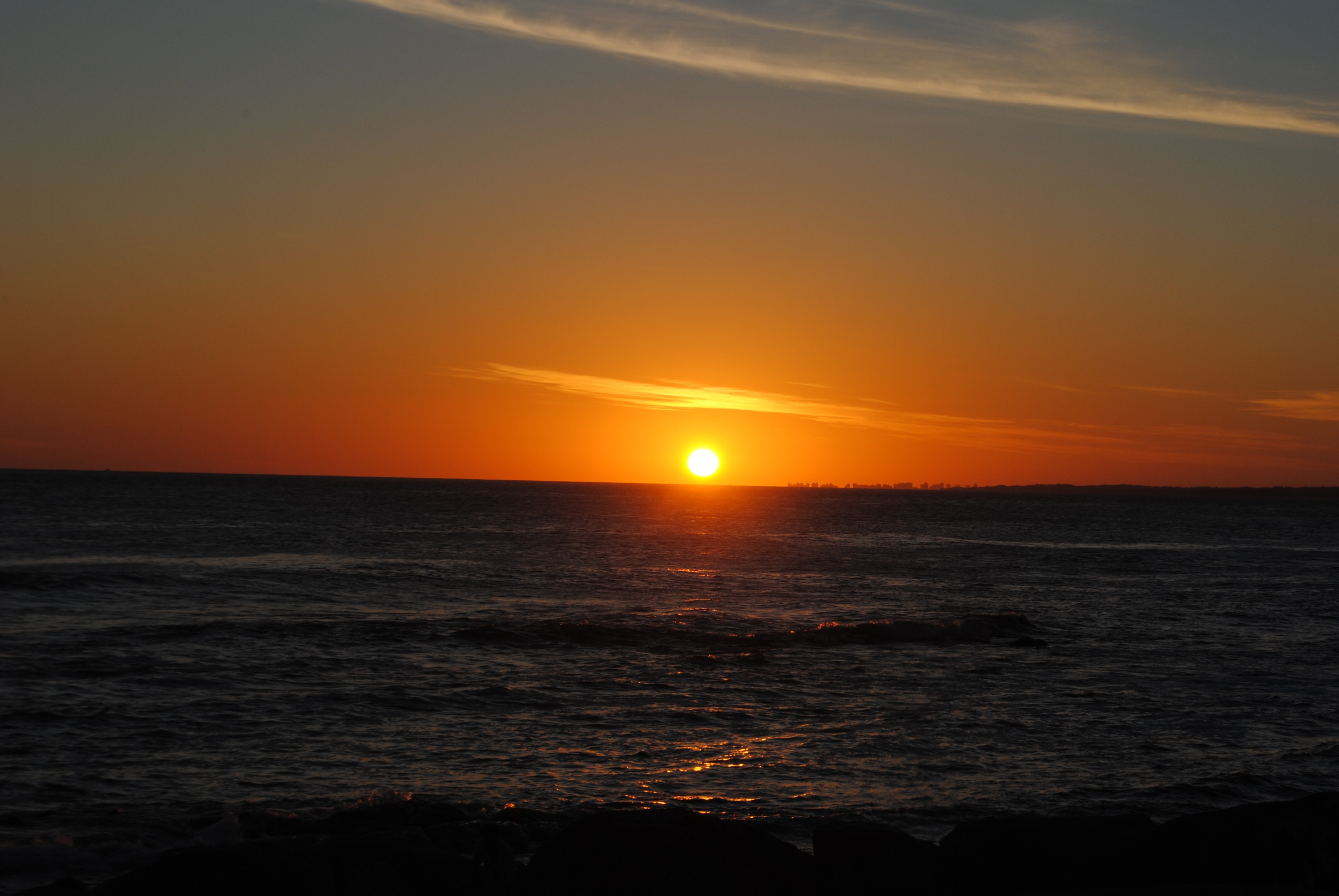 Los invitados disfrutaron del cóctel con el atardecer de trasfondo.