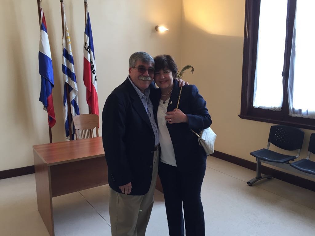Guillermo Ramis y Teresita en el Registro Civil.&nbsp;