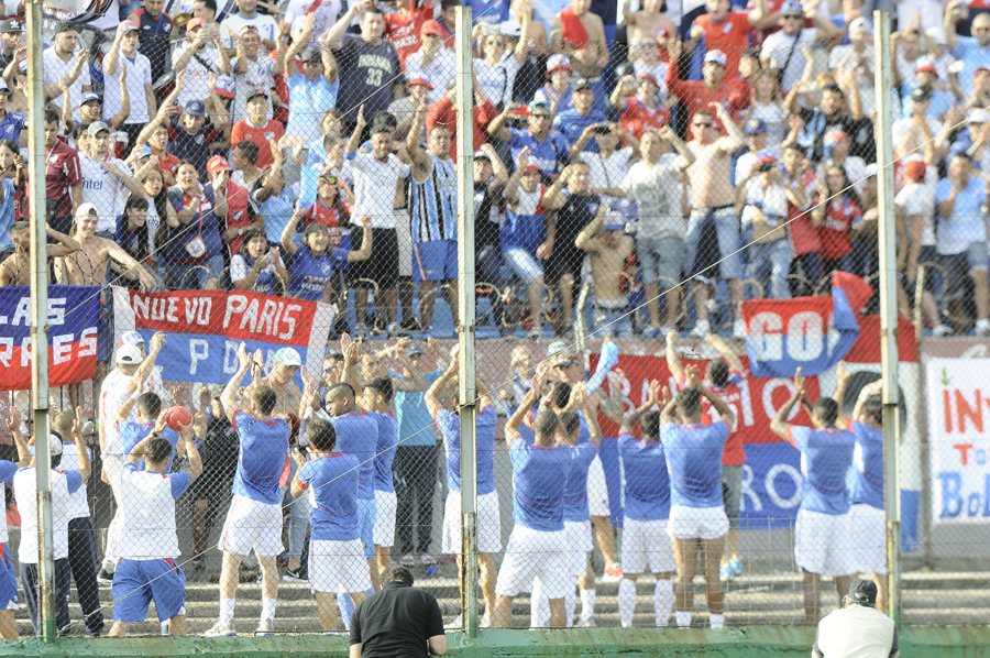 El eterno femenino de una imaginativa pintora