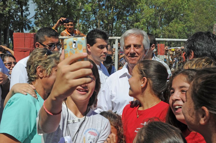 El eterno femenino de una imaginativa pintora